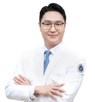 김충현